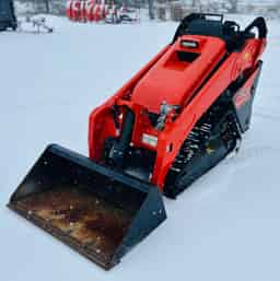 LOW HOUR 2023 KUBOTA SCL1000