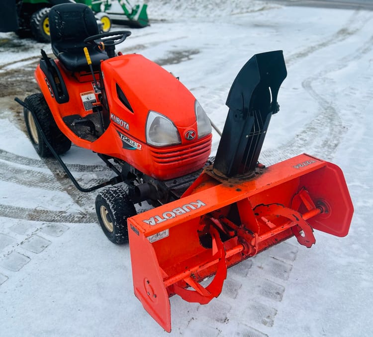 NICE 2014 KUBOTA T2380 w/48″ MOWER DECK & 46″ SNOWTHROWER