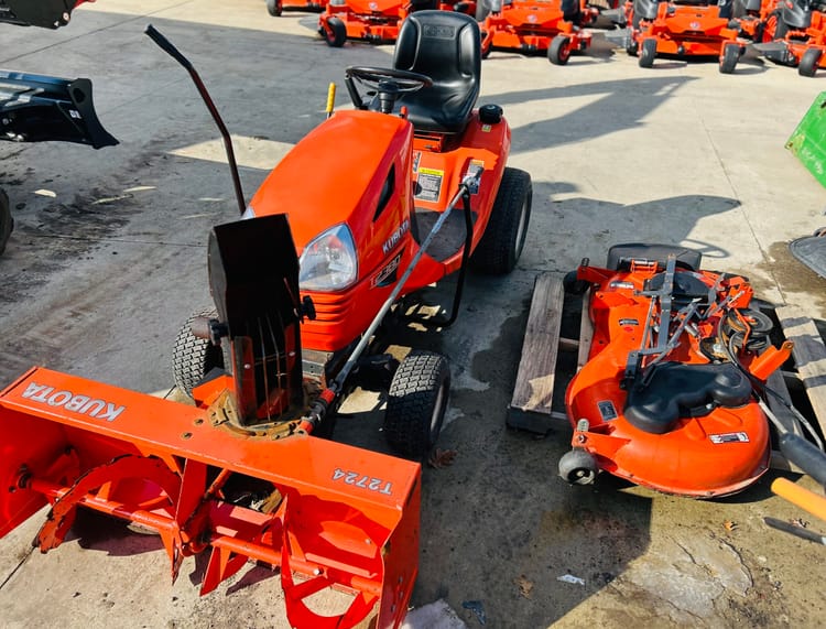 NICE 2014 KUBOTA T2380 w/48″ MOWER DECK & 46″ SNOWTHROWER