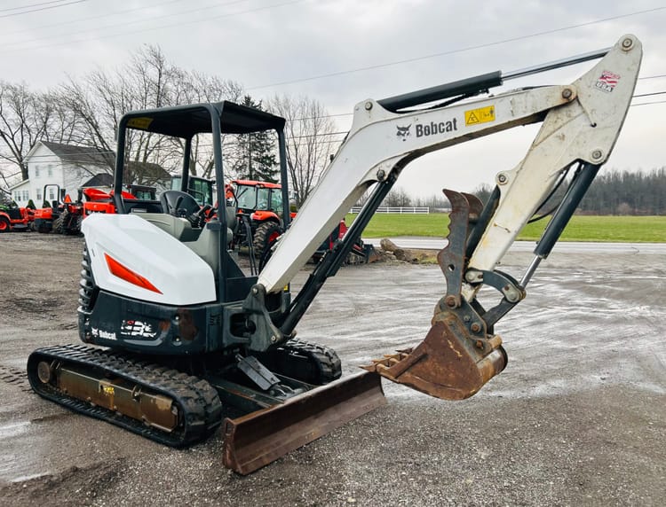NICE 2021 FULLY SERVICED BOBCAT E35