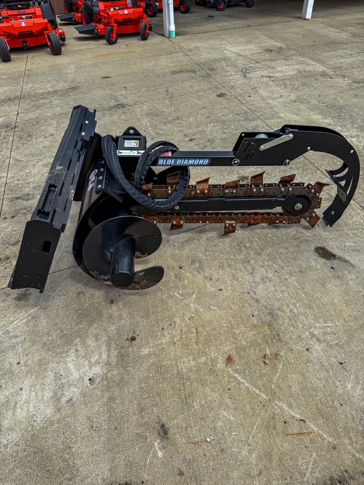 2022 BLUE DIAMOND 131115 TRENCHER